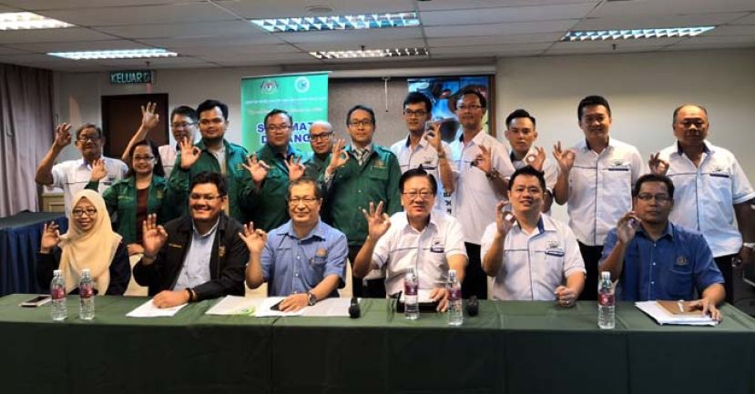 砂职业安全与卫生局官员与造船业者打出&ldquo;零事故&rdquo;的手势，希望造船厂不再传出人命伤亡的悲剧。