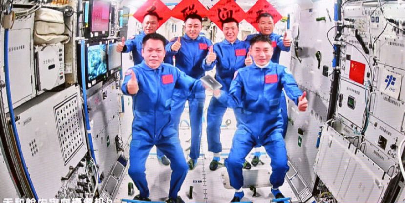 神舟十八号航天员，进驻中国空间站。