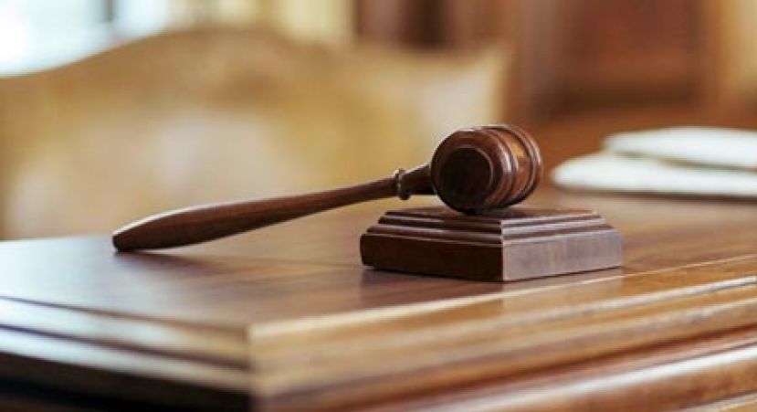 涉假绑架向亲娘索1.8万赎金    少女改口不认罪