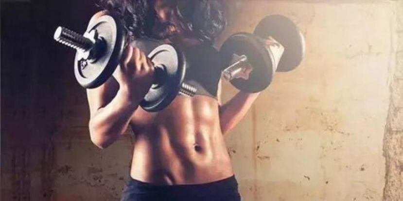 重训过度当心有了马甲线　没了事业线