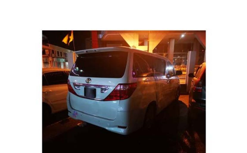 疑被用来干案的休旅车被扣回警局。