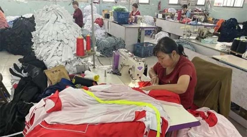 卡塔尔世界杯周边商品，70%&ldquo;中国制造&rdquo;。