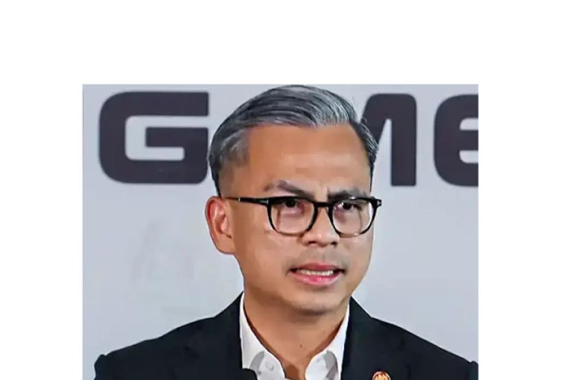 通讯部长法米。