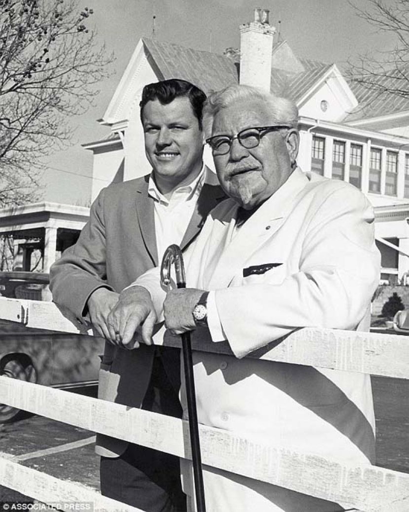 肯德基传奇CEO去世，曾将肯德基从乡村炸鸡店打造成全球快餐连锁巨头。