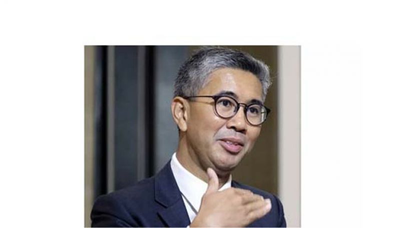 财政部长东姑扎夫鲁。