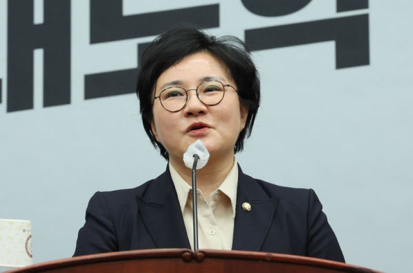 韩国国会议员赵修真。