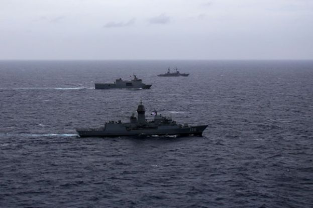 澳洲军舰日前与菲律宾军舰首次执行联合航行，以增强区域稳定力度。