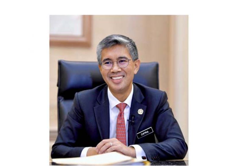 财政部长东姑扎夫鲁。