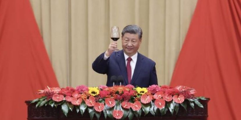 习近平：全面推进强国建设，民族复兴。