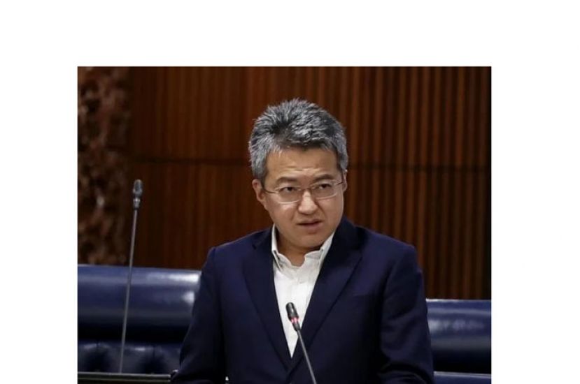 贸工部副部长刘镇东。