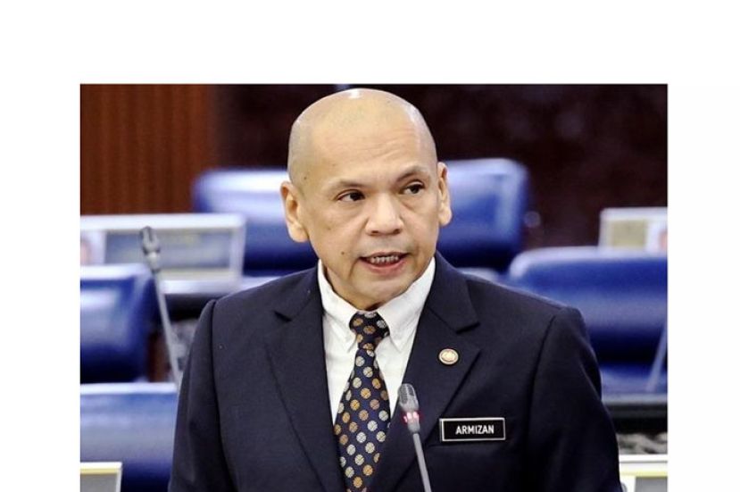 内贸部长阿米占。