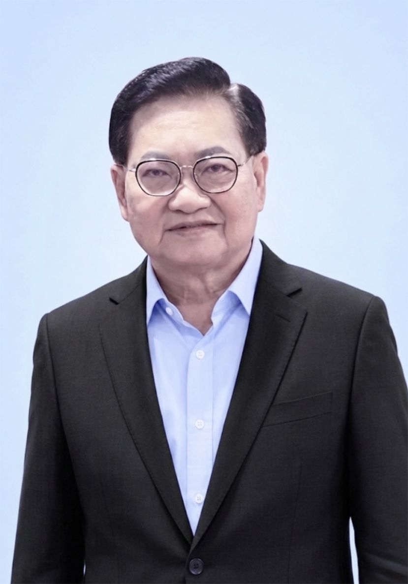 斯木省华总会长兼成邦江中华总商会会长拿督吴标生博士。