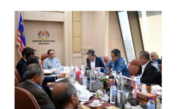 首相召集经济专家共商国家经济。