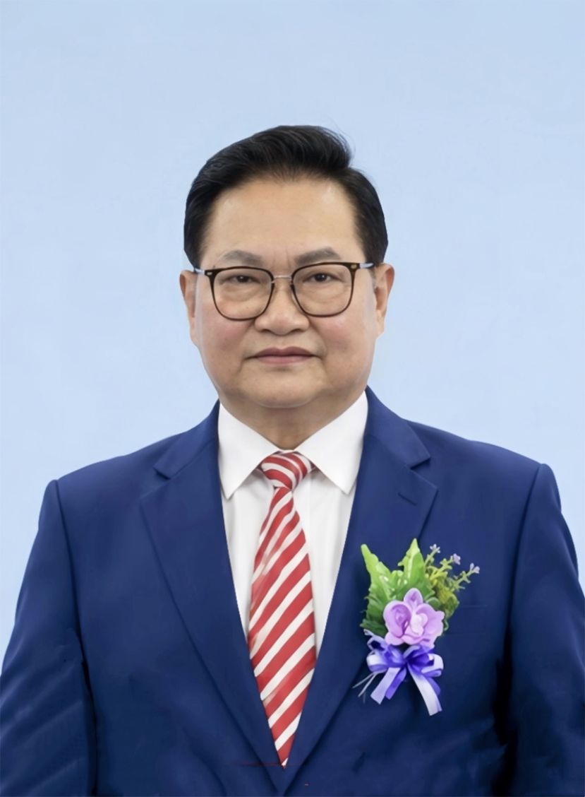 斯木省华总会长兼成邦江中华总商会会长拿督吴标生博士。