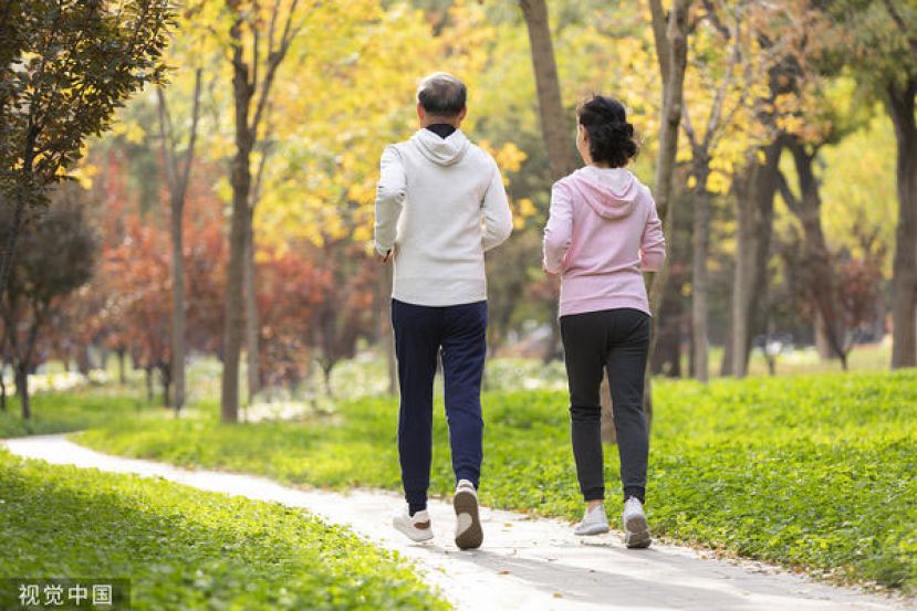 研究显示，每周步行1万5000步可延长寿命。