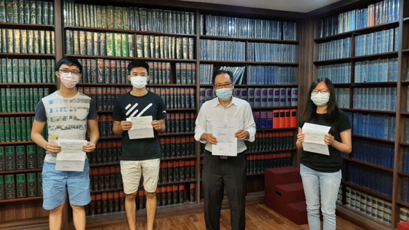 李氏基金会颁发奖学金予三名学子