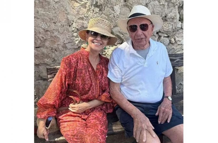 媒体大亨梅铎梅开五度，迎娶67岁俄国科学家。