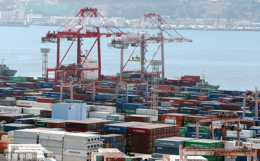 随著半导体市场迎来不景气，加上进口能源价格上涨，韩国贸易逆差现象持续13个月。