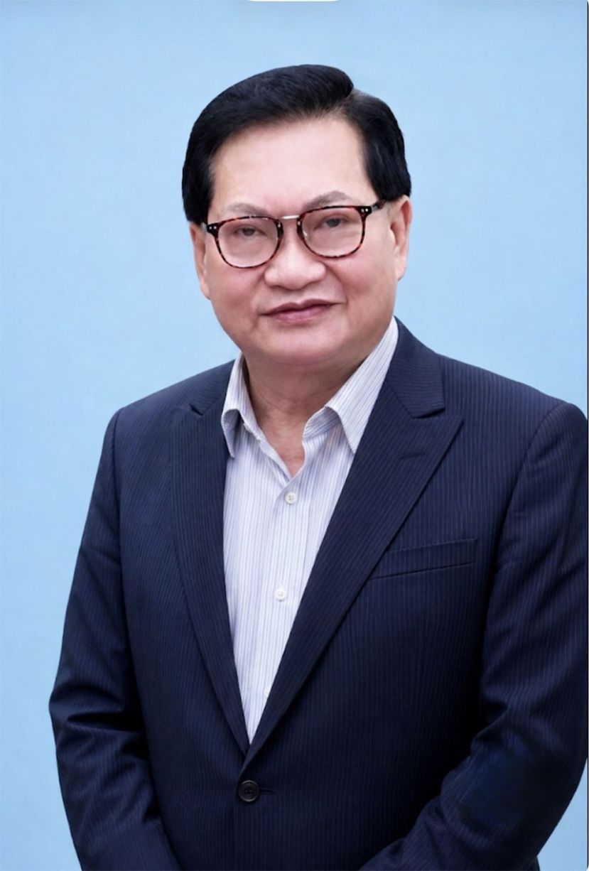 斯木省华总会长兼成邦江中华总商会会长拿督吴标生博士。