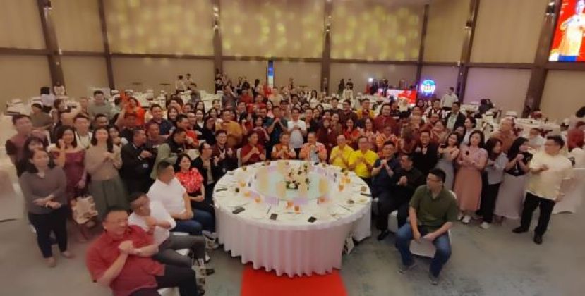 蛇年媒体宴的大合影。