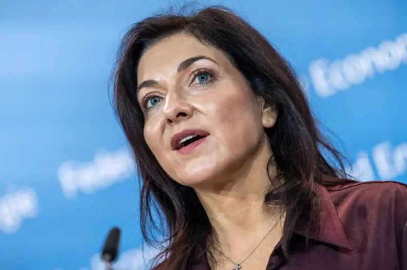 德国经济与能源部长莱歇说，废核是重大错误。