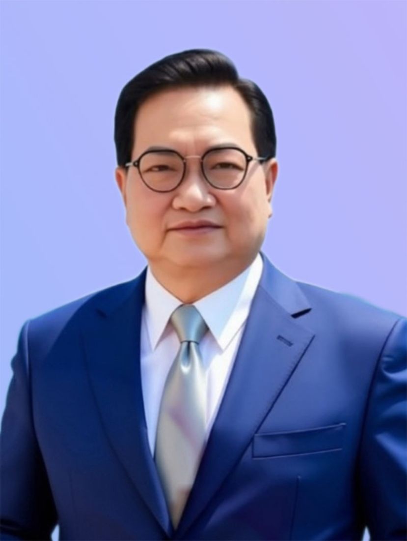斯木省华总会长兼成邦江中华总商会会长拿督吴标生博士。