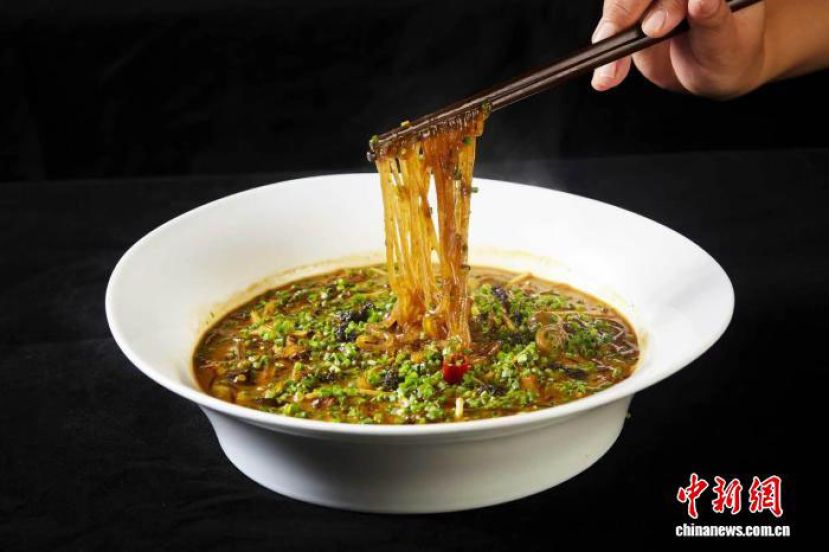 台州美食沙蒜豆面。