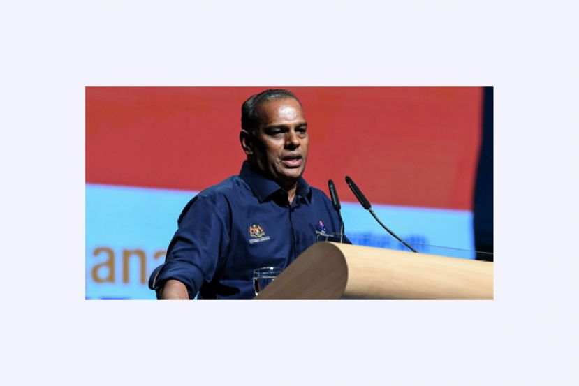 人力资源部长拿督斯里沙拉瓦南。