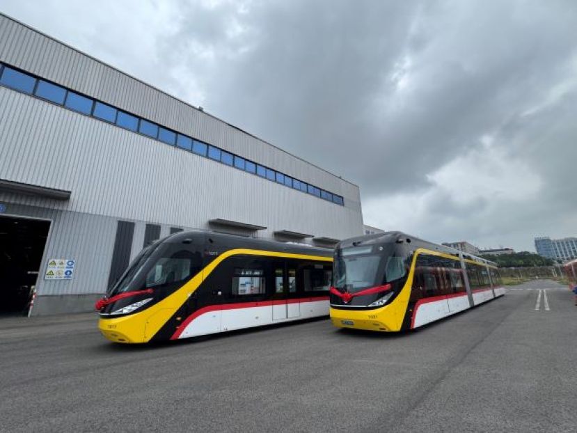 首两列智轨列车即将运往古晋。