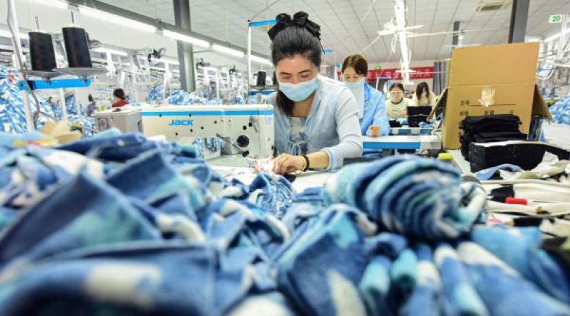 官方表示，2025年国民经济顶住多重压力，保持稳中有进发展态势。