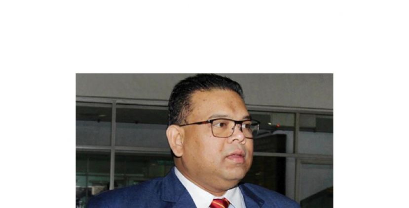 冒犯首相贴文犯2控罪 洛曼表示不认罪