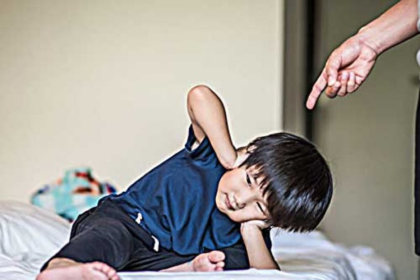 孩子讲不听总跟我作对？ 比起说教1方法更有效