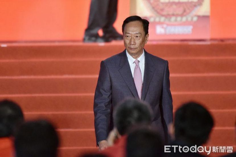 《华尔街日报》引述消息人士指出，鸿海创办人郭台铭在中国加速松绑清零上扮演关键角色。