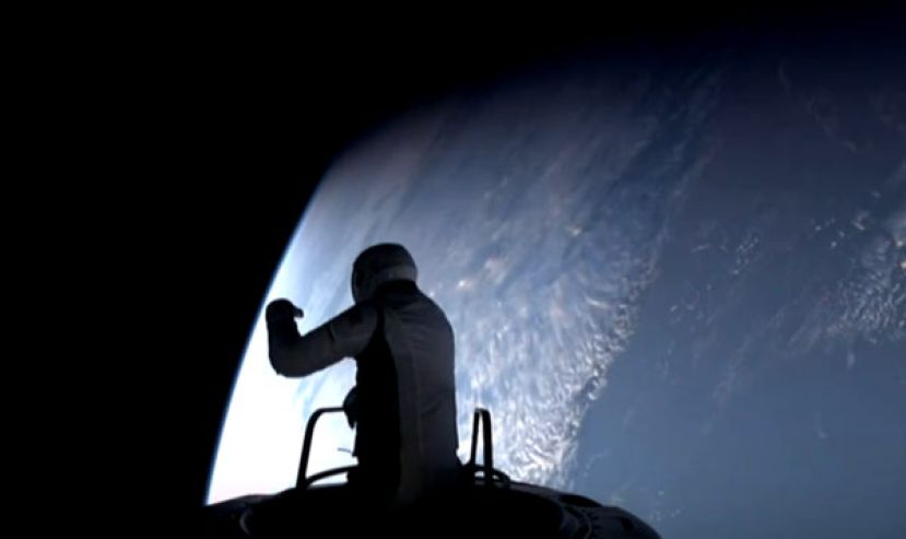 SpaceX完成史上首次民间太空漫步任务。