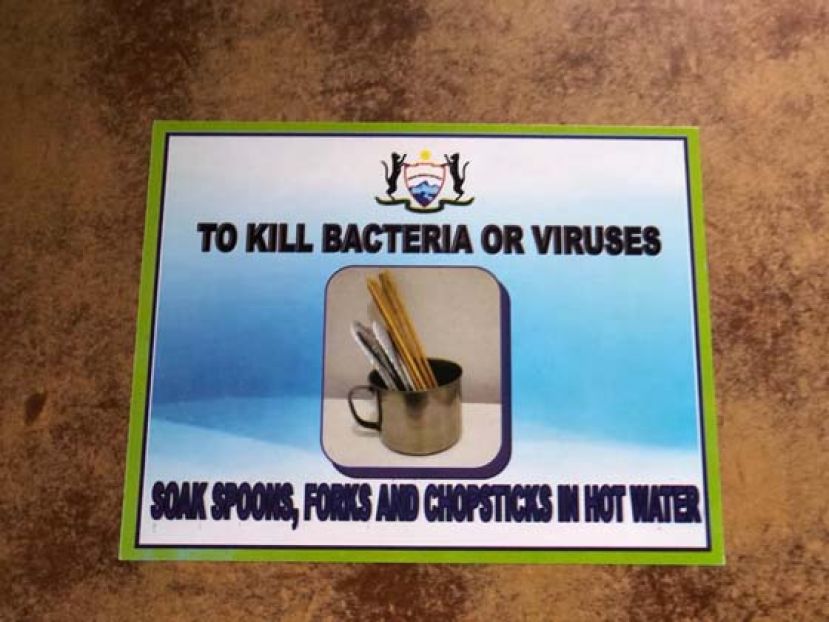 饮食店业者需用热水泡筷子、汤匙、叉子