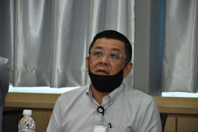 古晋中中校董会主席拿督黄良杰。