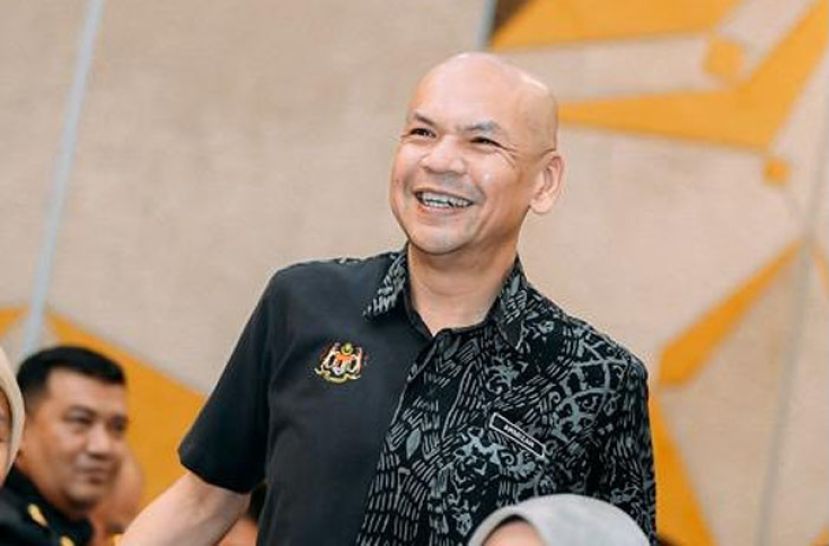 内贸部长阿米占。