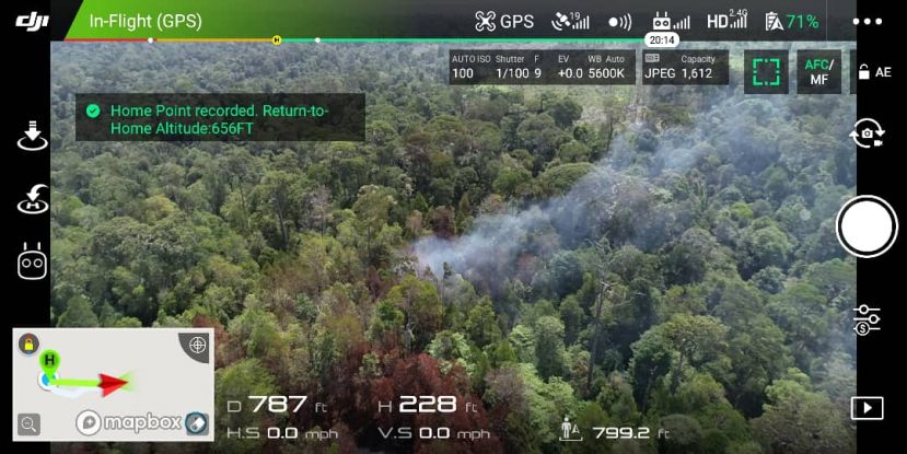  民都鲁西米拉遥国家公园发生林火，上空清楚可见烟雾冲天。