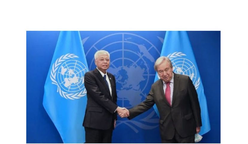 首相依斯迈沙比里(左)在纽约期间，会晤联合国秘书长古特雷斯(右)。