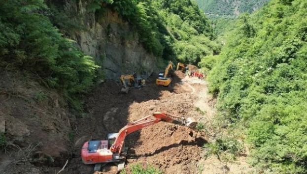 山体滑坡现场。