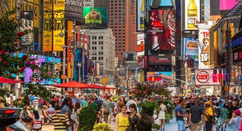 美国移民数量近20年最高，推动今年总人口成长。