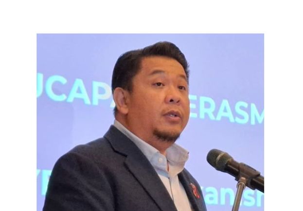 副卫长鲁卡尼斯曼。