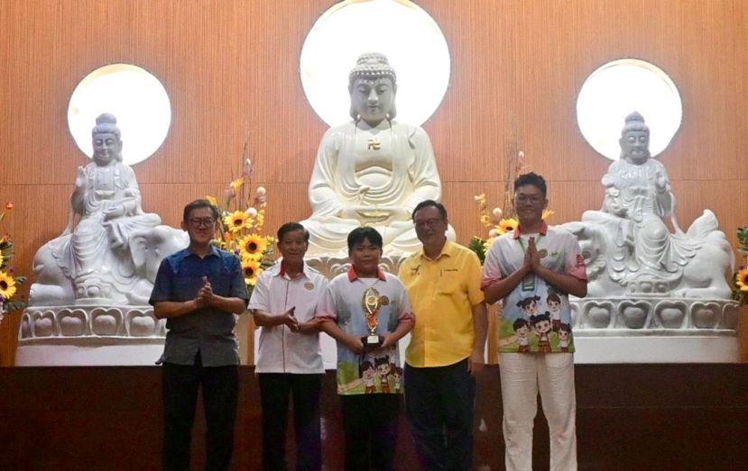 峇都吉当州议员YB罗克强工程师受邀担任活动主宾。左起北市行政委员薛华东、古晋慈云佛教正信会主席萧乃文以及筹委会主席吕彦傧。