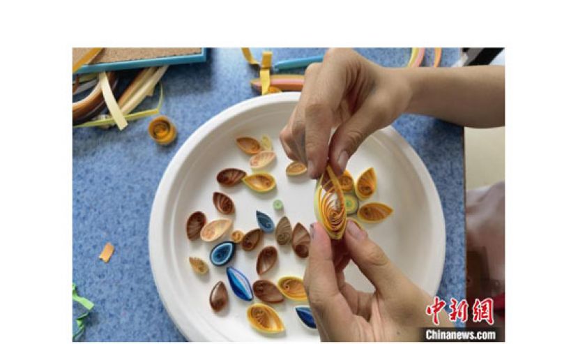 近日，兰州市红古区海石湾第二小学学生用纸条卷出&ldquo;大千世界&rdquo;。