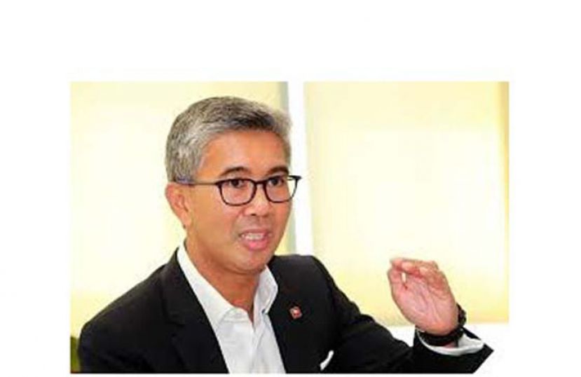 财政部长东姑扎夫鲁。