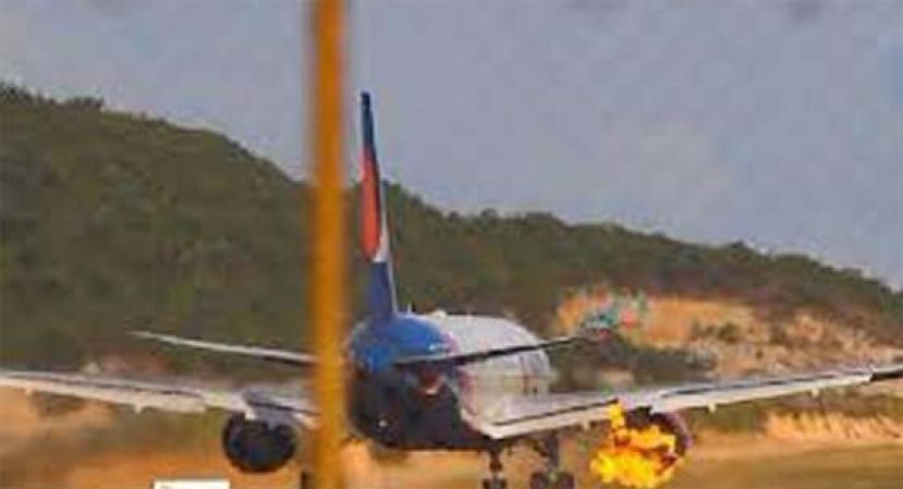 普吉岛载321人飞机起飞时，轮胎爆炸引擎着火。
