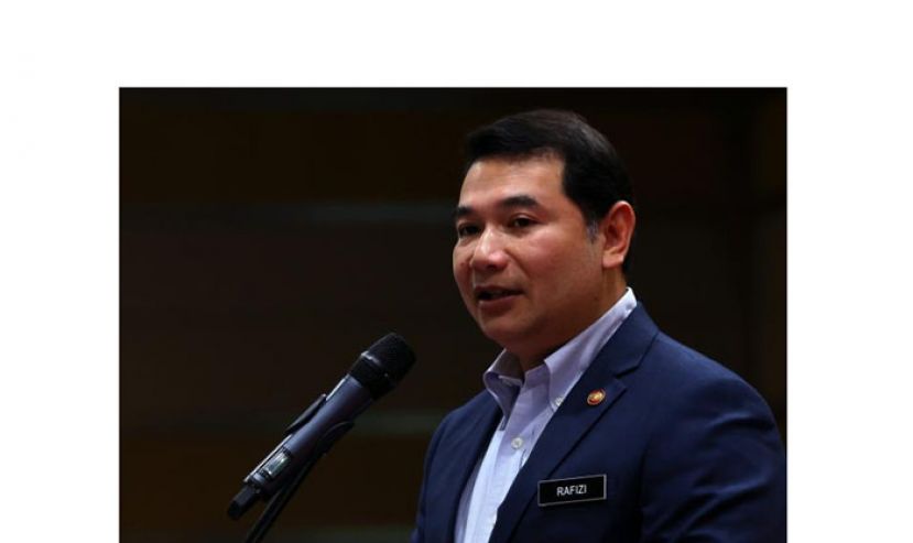 经济部长拉菲兹。