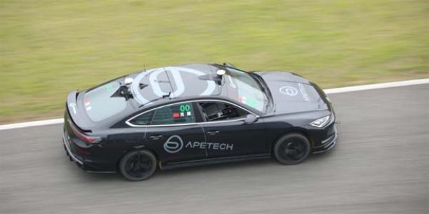 中国无人驾驶赛车&ldquo;天猿&rdquo; 不敌人类车手。