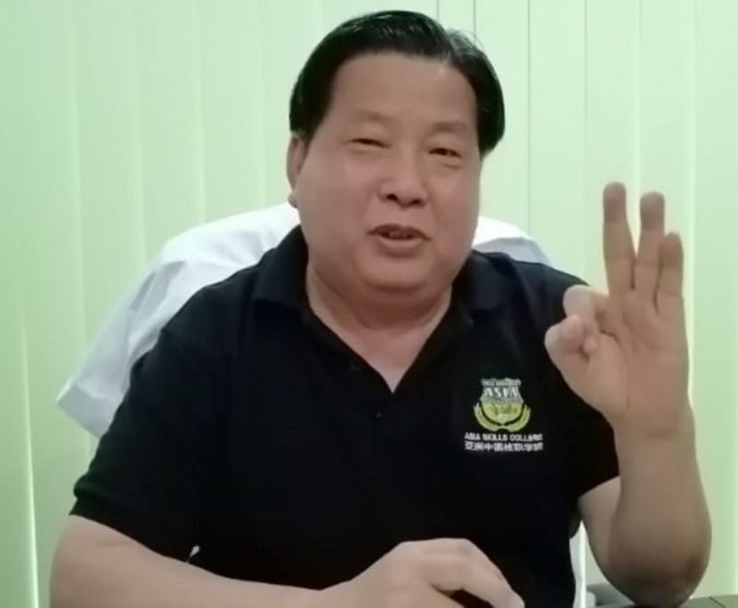 砂医总会长江宗兴冀卫生部提供中国科兴疫苗给砂拉越让民众可选科兴接种第三针。