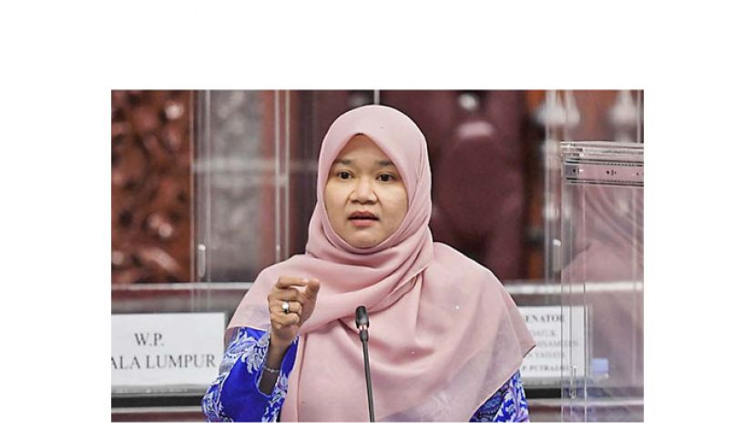 教育部长法迪娜。